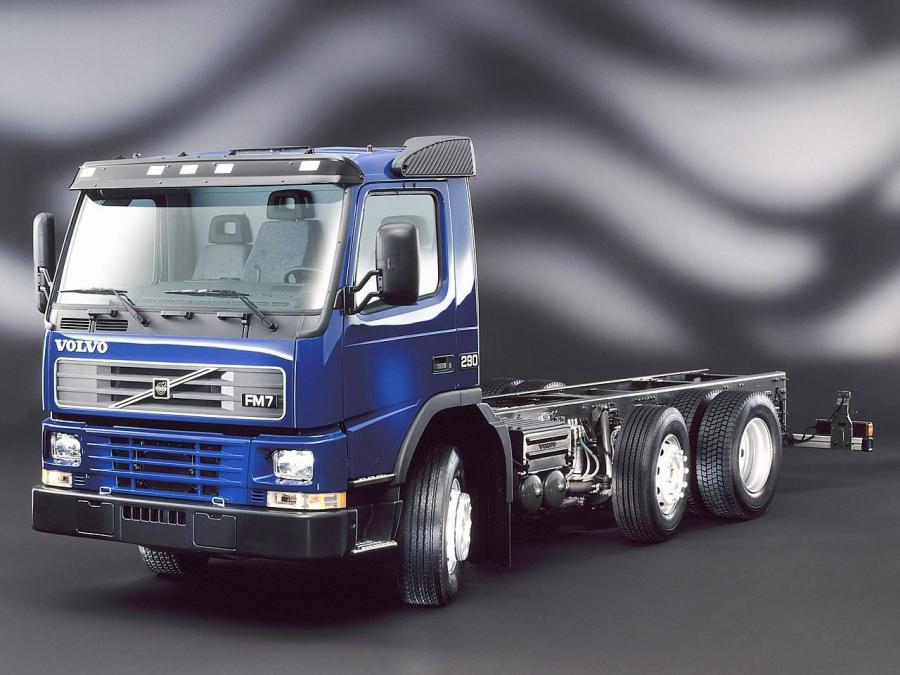  Volvo FM7 6x2 1998 года  (фото 1 из 4)
